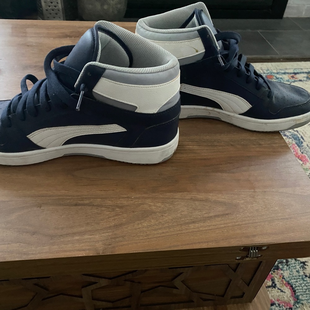 Puma - Picture 3 of 4